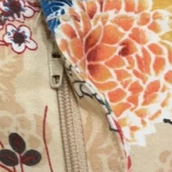 Cruise Ready Koret Capris with Coordinating Cap Sleeve Tee - Picture 5 of 12